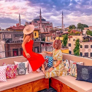Henna 2*, Istambul Turquie