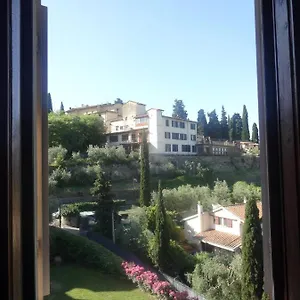 https://villa-morghen.it-tuscanyhotel.com
